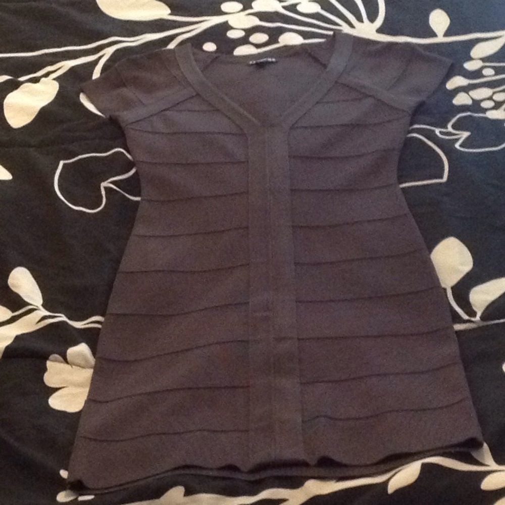 Express Short sleeve gray stretch dress